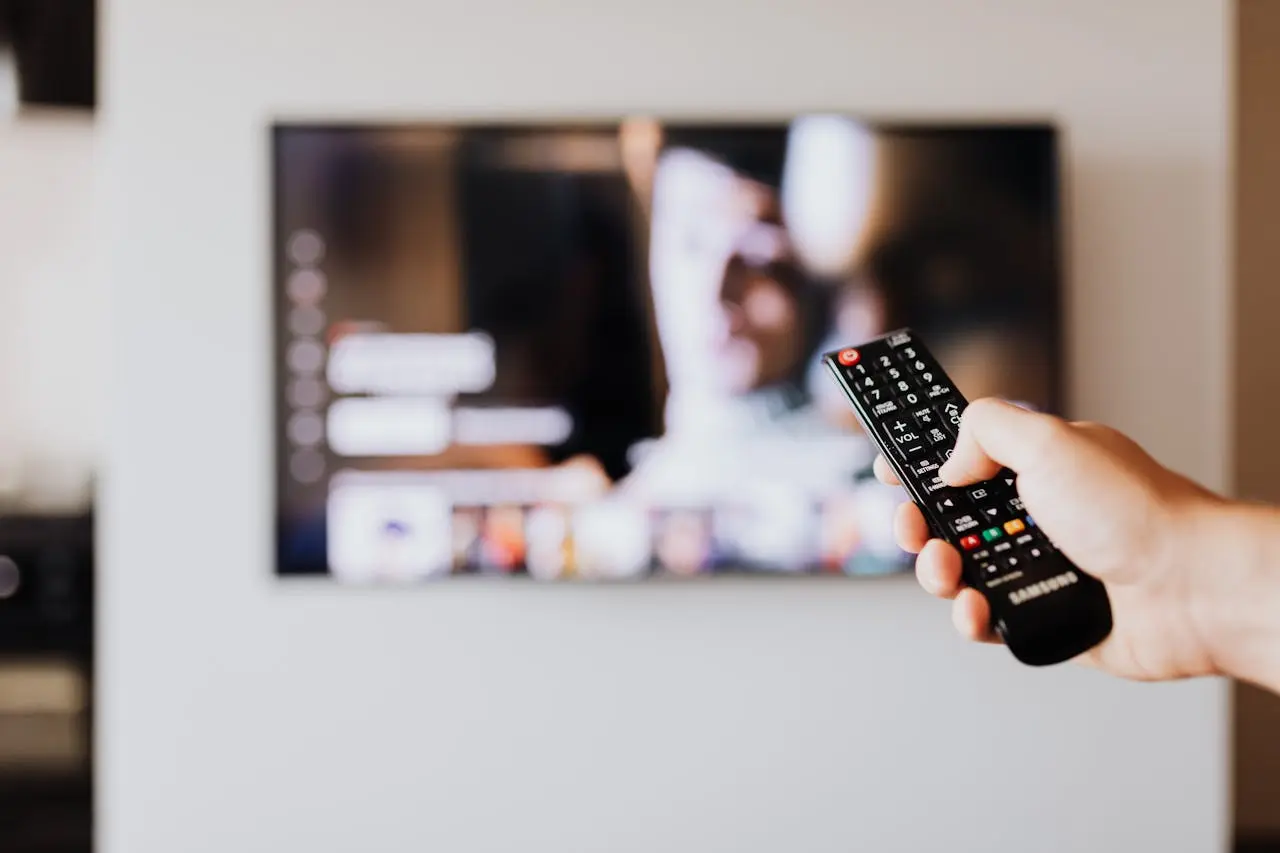 Amazon Fire TV Stick ansluten till TV